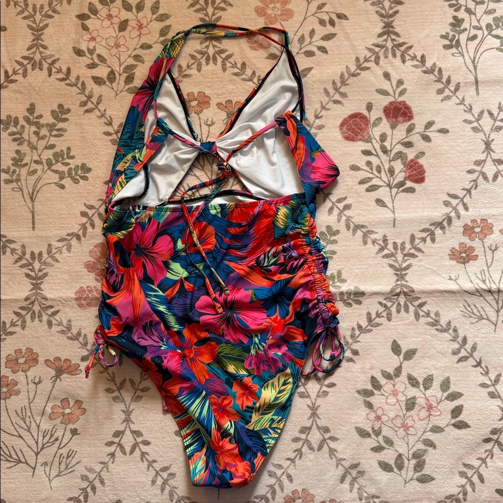 Floral One-Piece Swimsuit - Vibrant Multicolor - Picture 4 of 5